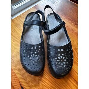 NAOT Women's 9-9.5 (EU 40) Magic Sandal Leather Cut Out Detail EUC!